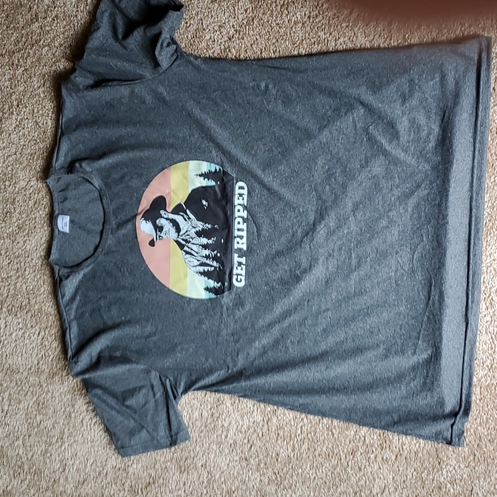 Yellowstone “Get Ripped” T-shirt ♥️ - Picture 2 of 3